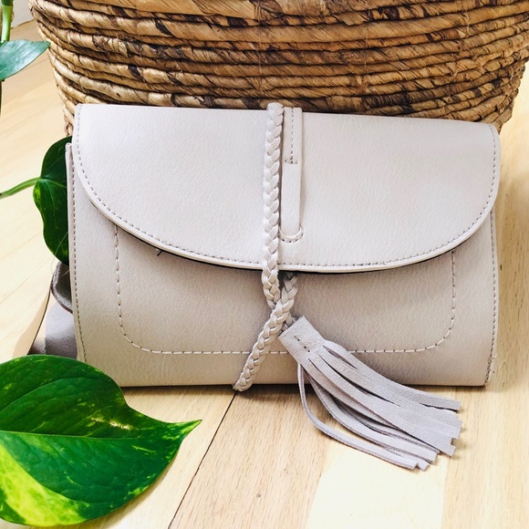 Free People Handbags - Free People Francesca Envelope Crossbody